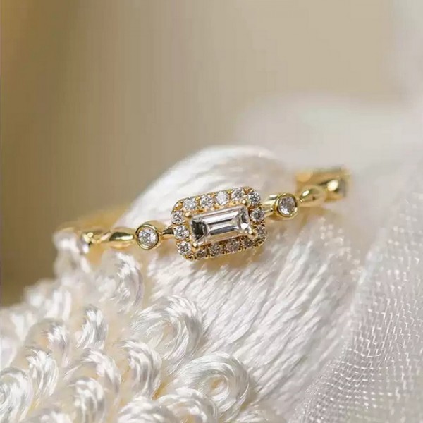 Rococo Style Diamond Yellow Gold Ring SS0086