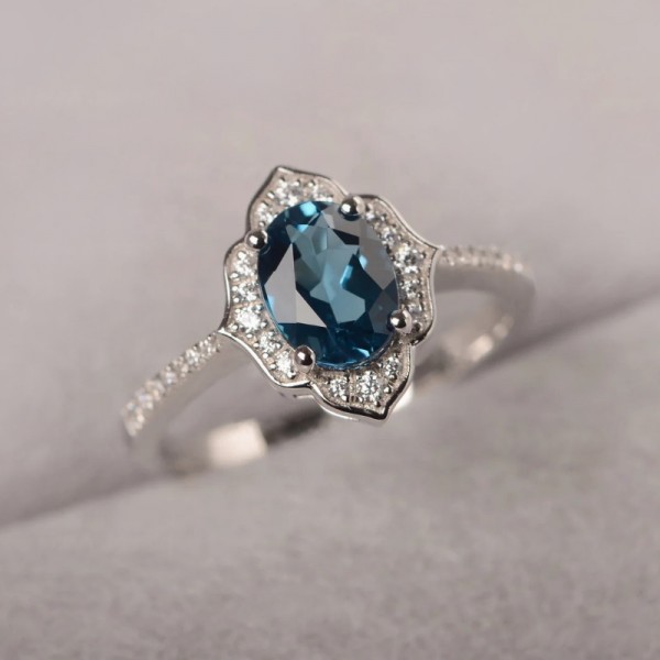 London Blue Topaz Ve Pırlanta Yüzük SS0063