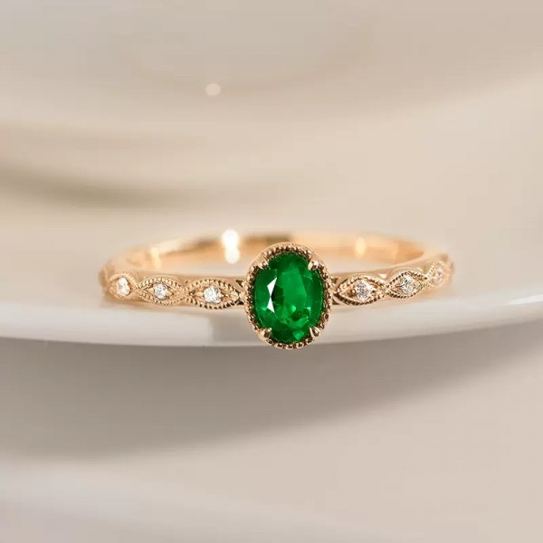 Oval Emerald & Diamond Vintage Ring SS0233